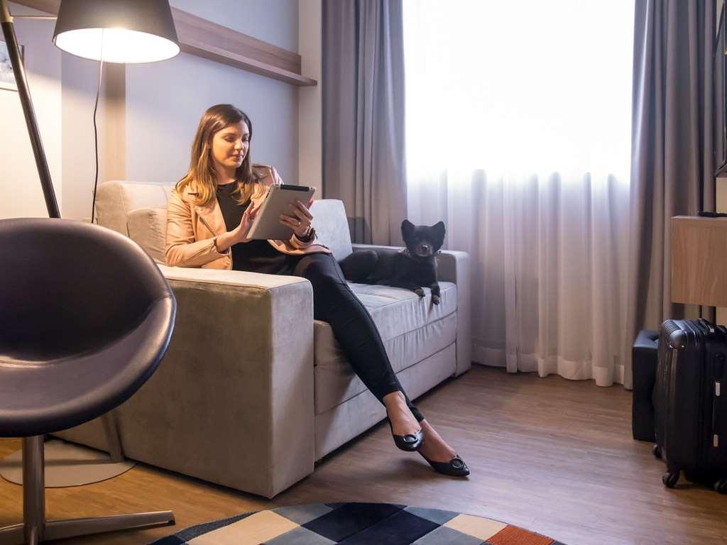 Aparthotel Adagio Curitiba Batel Стая снимка